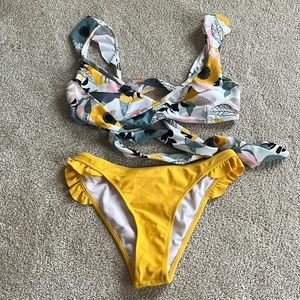 Cupshe Bikini - Small